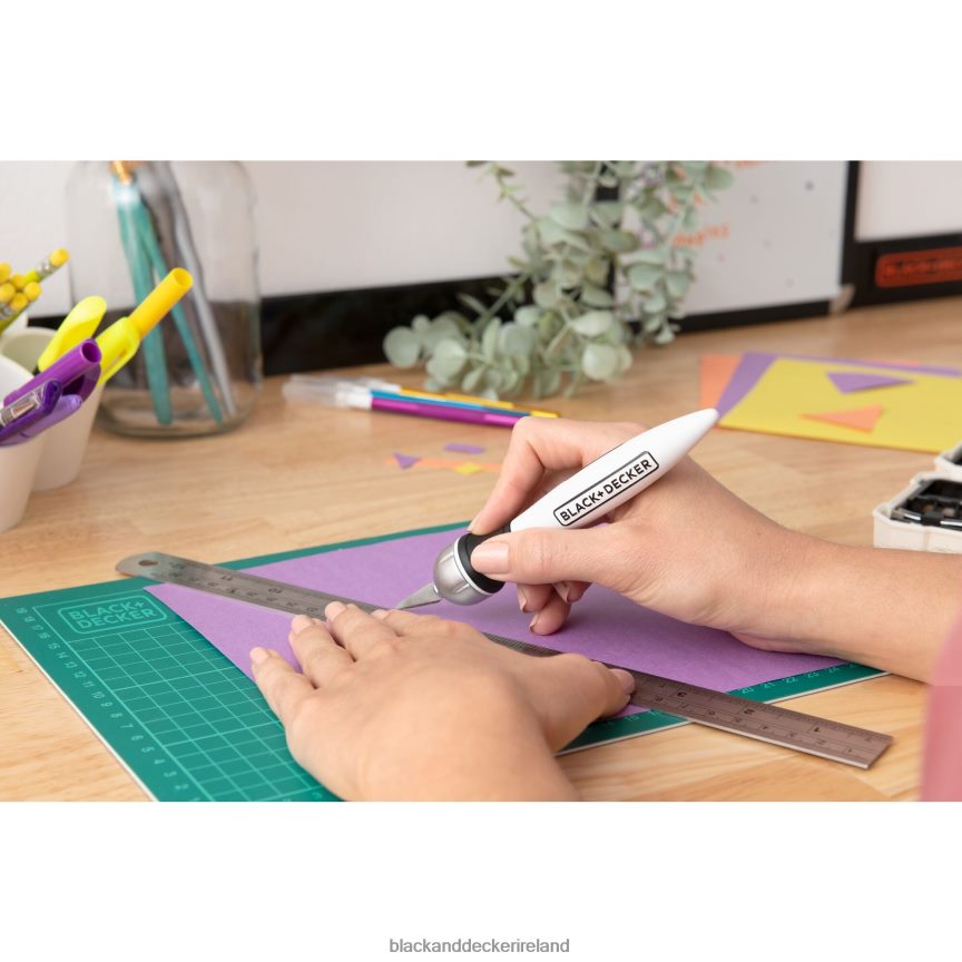 BLACK+DECKER Craft Hobby Knife Kit with 26 Assorted Blades and Cutting Mat 2TNNR2152 Home & Lifestyle