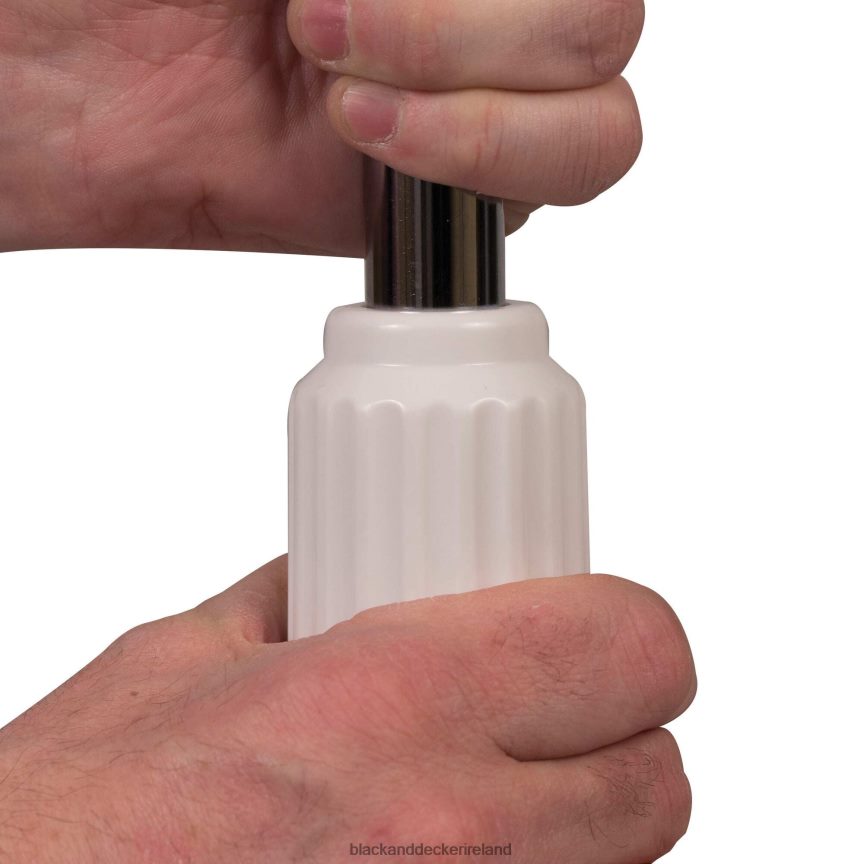 BLACK+DECKER 18 In. Stand Fan With Remote White 2TNNR2172 Home & Lifestyle