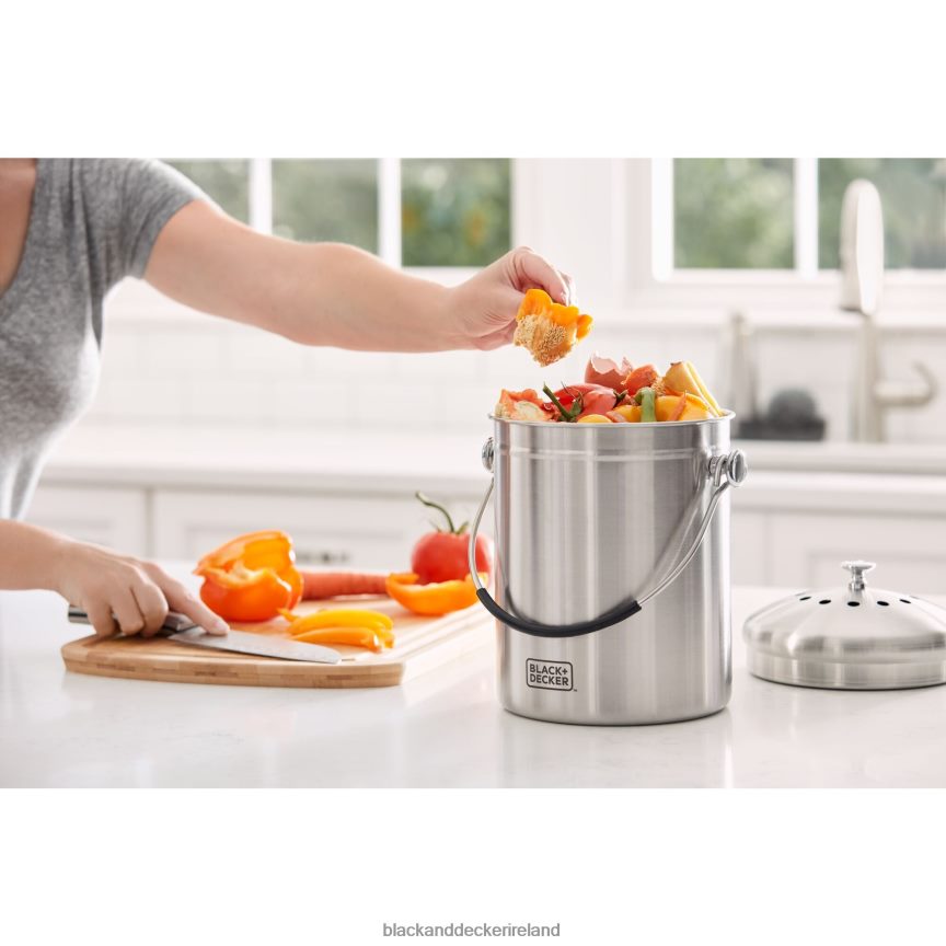 BLACK+DECKER Countertop Compost Bin Stainless Steel 166 oz. 2TNNR2409 Outdoor