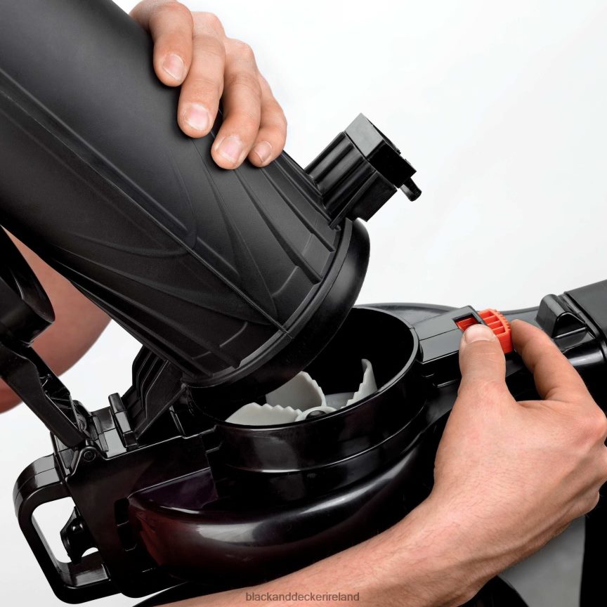 BLACK+DECKER 12 Amp Blower/Vacuum/Mulcher 2TNNR2447 Outdoor