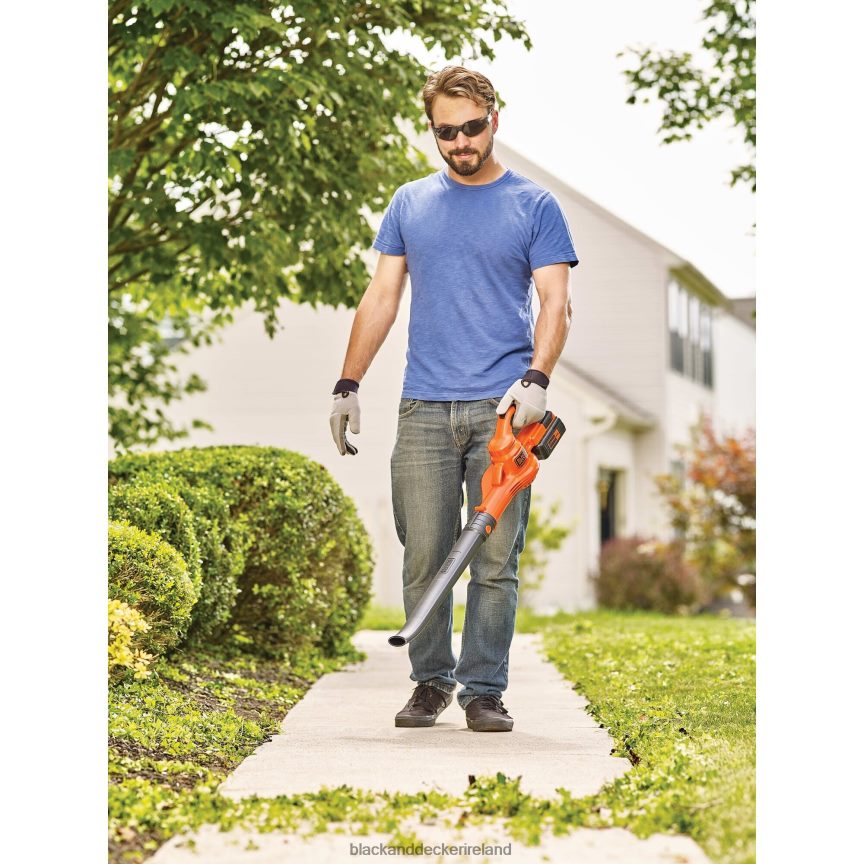 BLACK+DECKER 40V MAX Sweeper 2TNNR2437 Outdoor