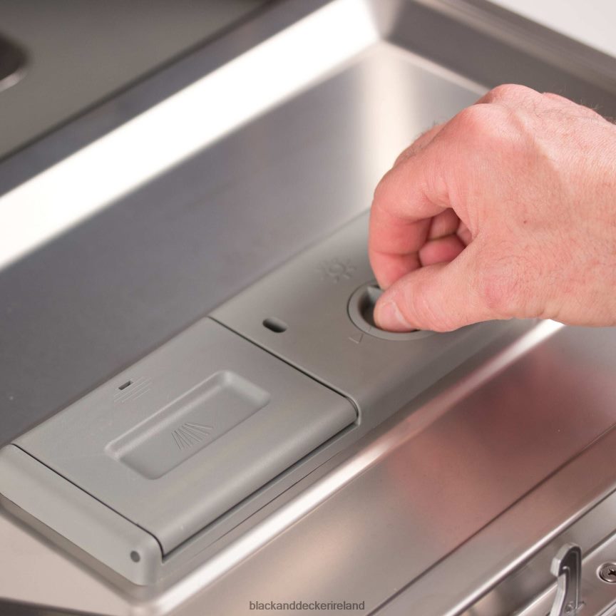 BLACK+DECKER 6 Place Setting Compact Countertop Dishwasher 2TNNR2461 Outdoor