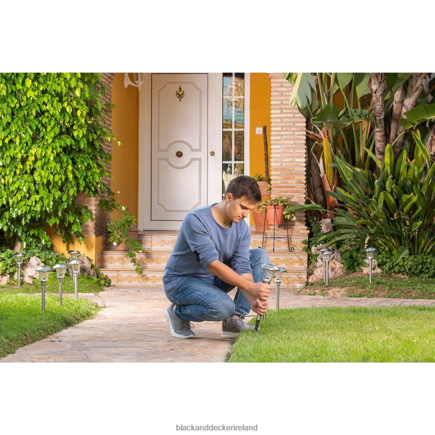 BLACK+DECKER Outdoor Solar Path Lighting - 8 Pack 2TNNR2457 Outdoor