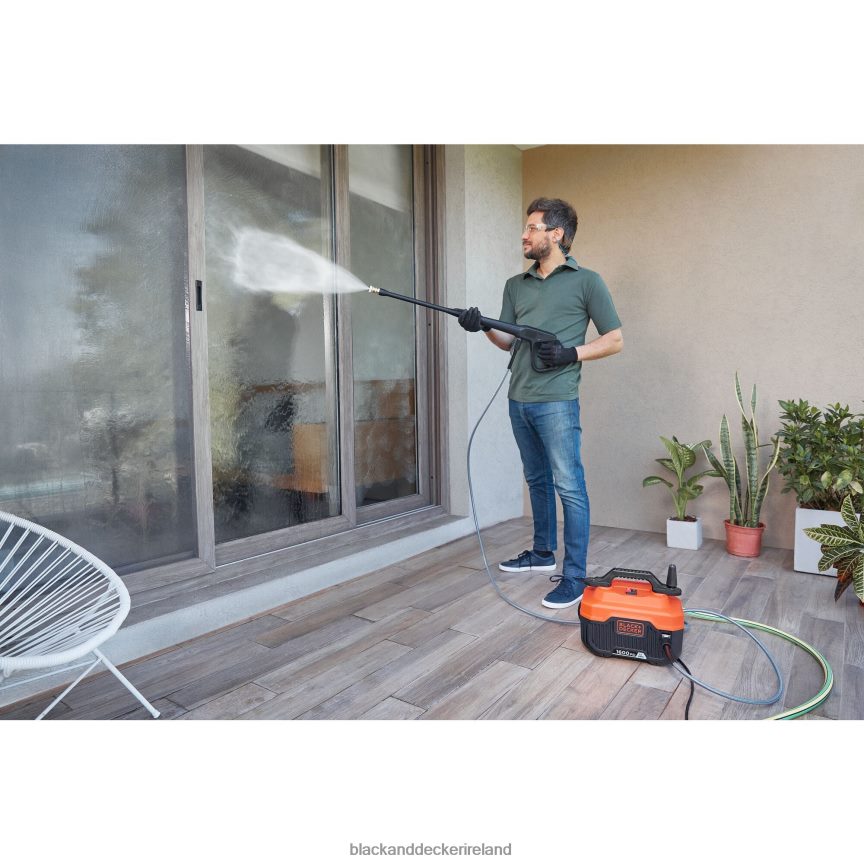 BLACK+DECKER 1600-Psi 1.2-Gpm Pressure Washer 2TNNR2470 Outdoor