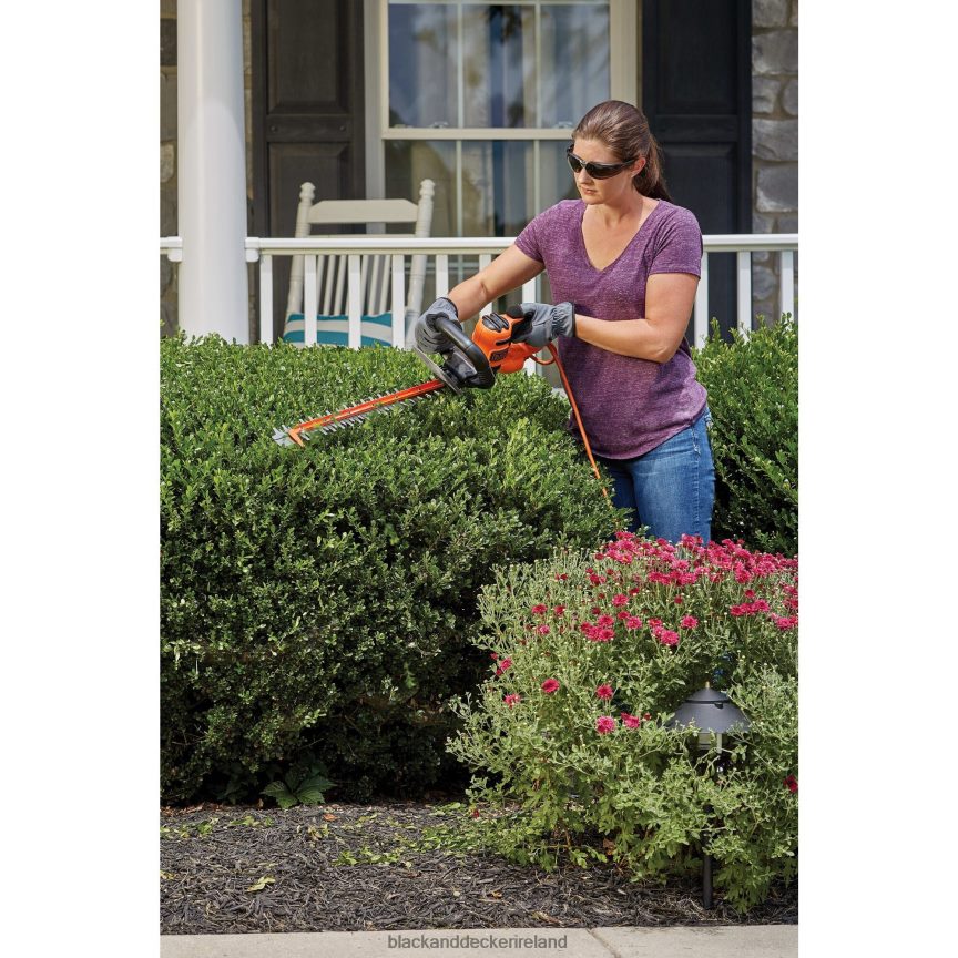 BLACK+DECKER Hedge Trimmer With Sawblade Electric 22-Inch 2TNNR2509 Outdoor