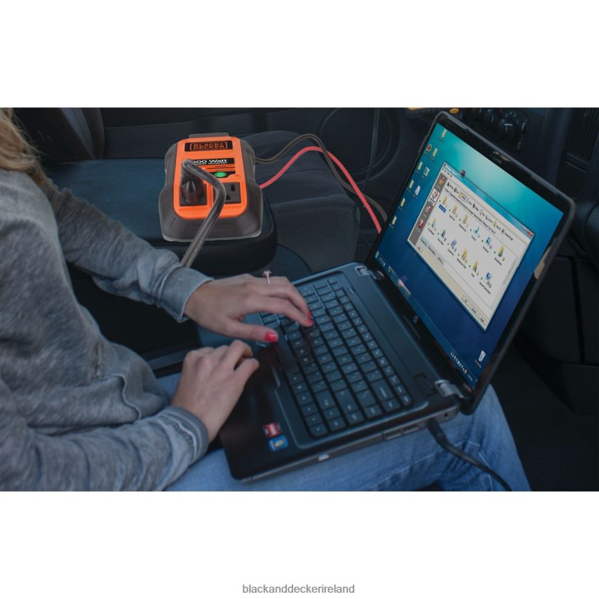 BLACK+DECKER 500 Watt Power Inverter With Sub 2TNNR2732 Tools