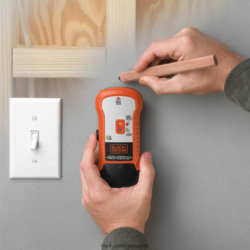 BLACK+DECKER Wood Stud Finder 2TNNR2609 Tools