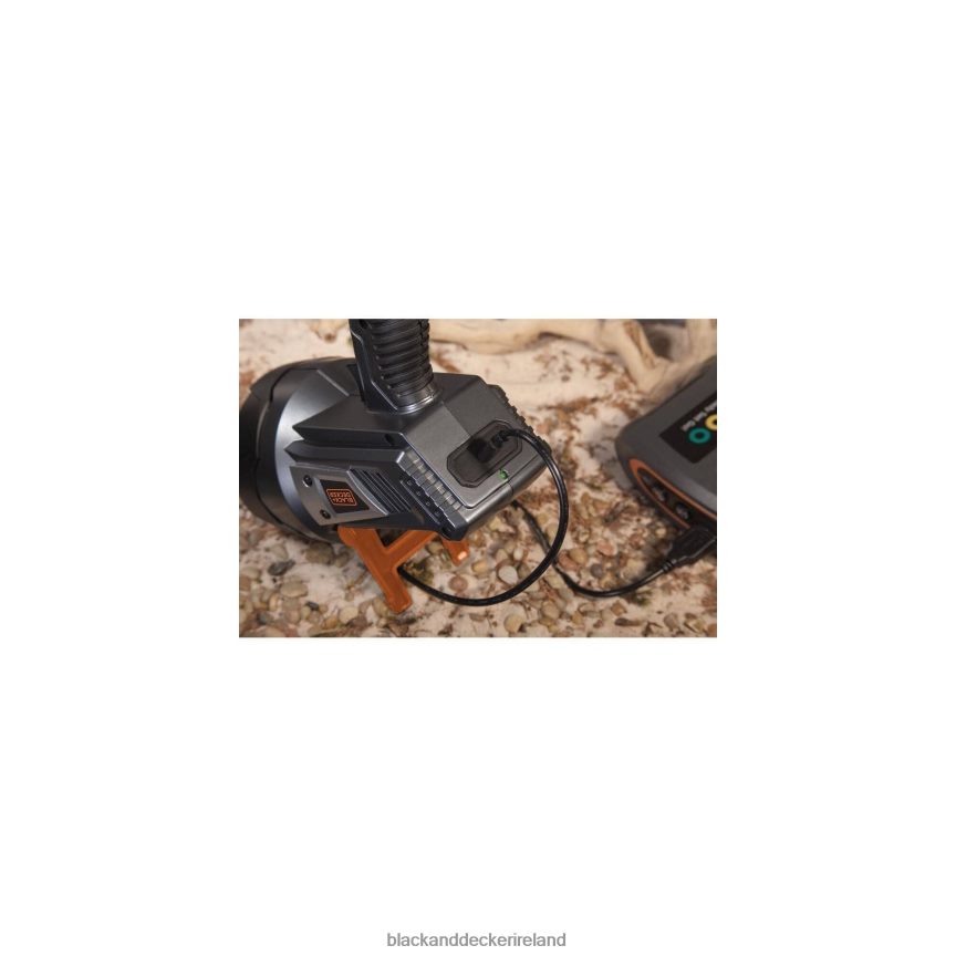 BLACK+DECKER 500 Lumen Rechargeable Spotlight 2TNNR2690 Tools